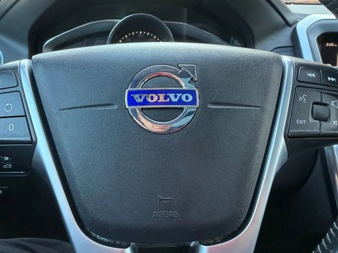 Used 2017 Volvo XC60 T6 Dynamic w/ Preferred Option Package image 18