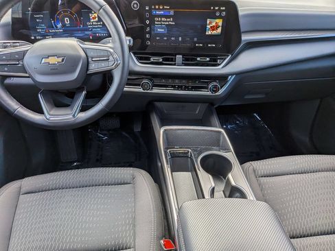 Used 2025 Chevrolet Equinox LT AWD/4WD image 23