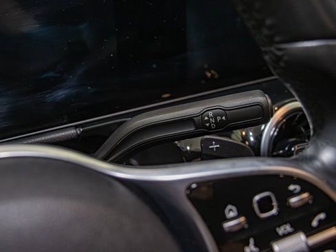 Certified 2021 Mercedes-Benz GLA 250 4MATIC image 17