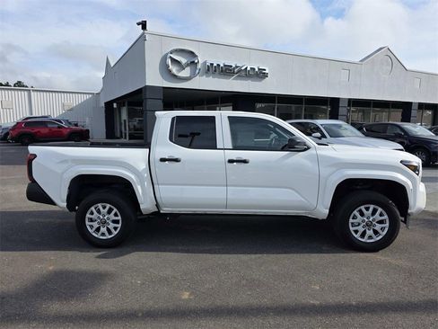 Used 2024 Toyota Tacoma SR image 2
