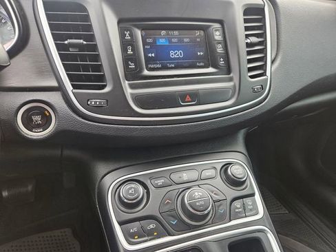Used 2015 Chrysler 200 Limited w/ Convenience Group image 11