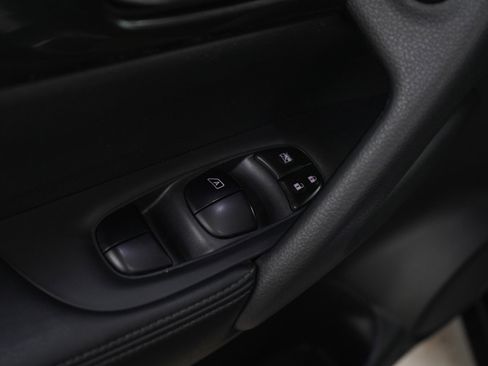 Used 2017 Nissan Rogue SV w/ Midnight Edition Package image 19