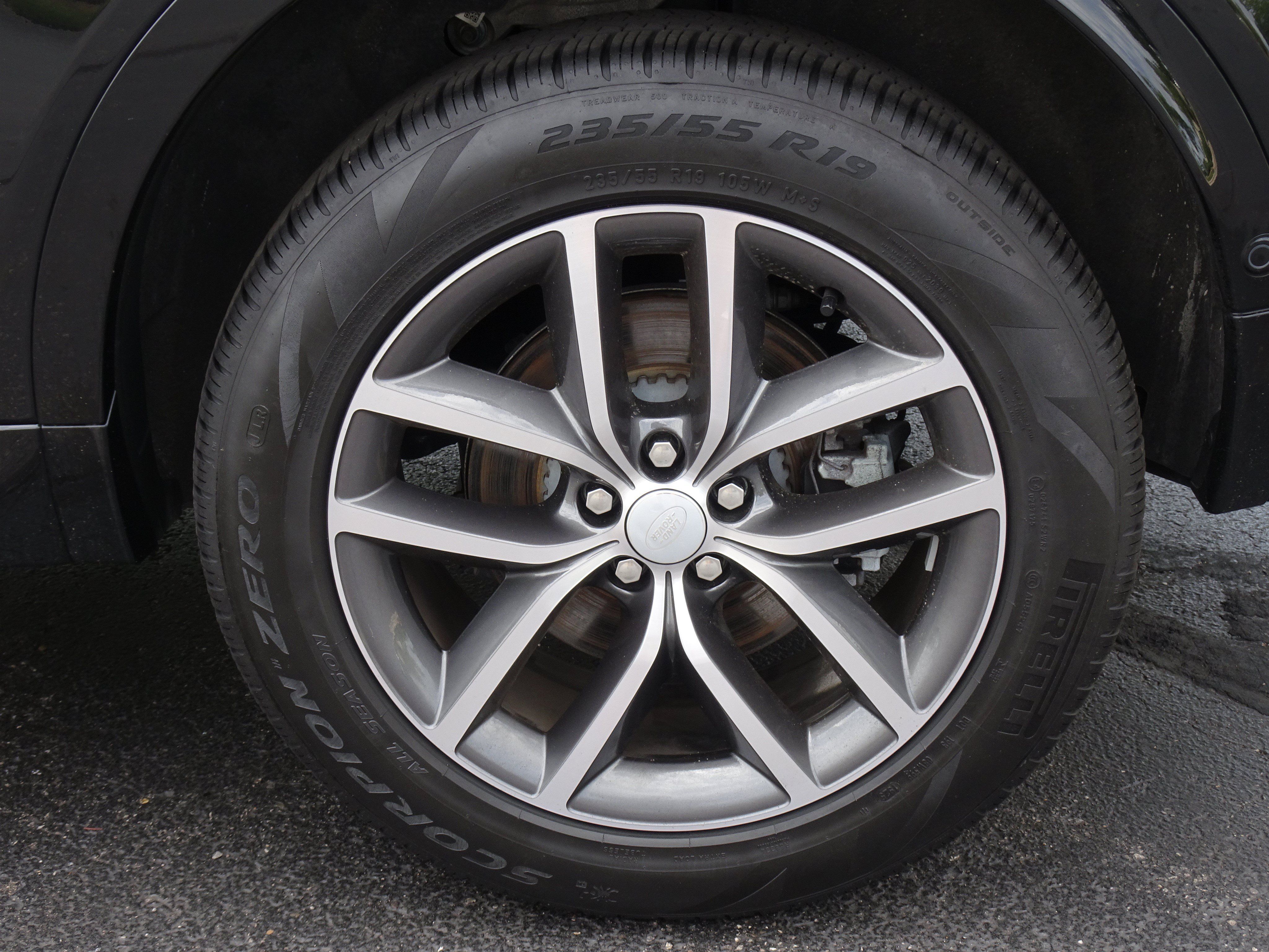 Certified 2025 Land Rover Discovery Sport S AWD/4WD image 35