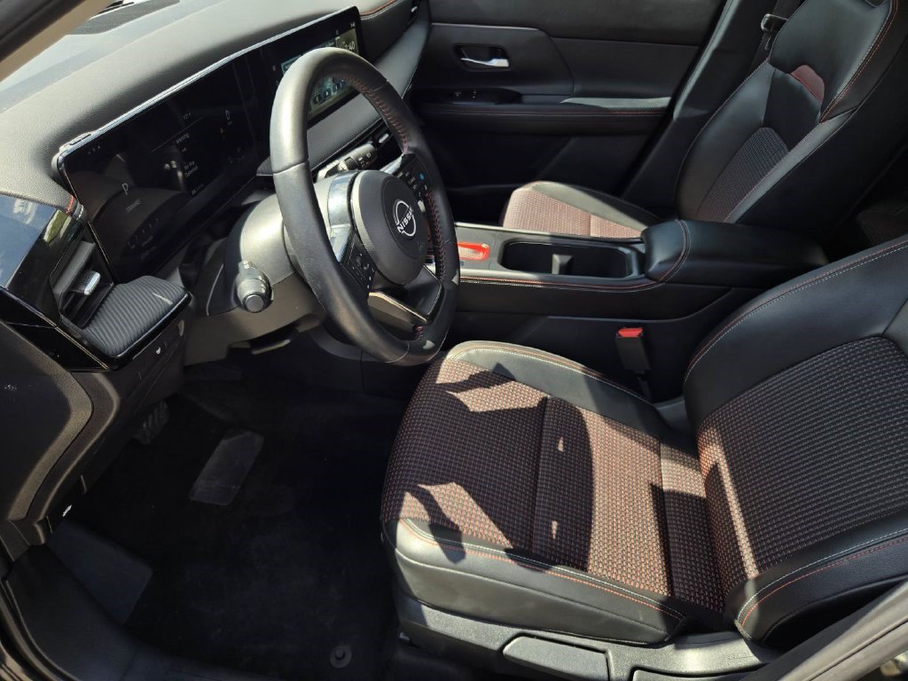 Certified 2025 Nissan Kicks SR AWD/4WD image 17