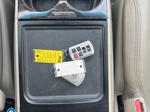 Used 2015 Toyota Sienna XLE w/ XLE Navigation Package image 25