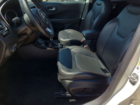 Used 2018 Jeep Compass Limited w/ Safe & Security Group AWD/4WD image 16