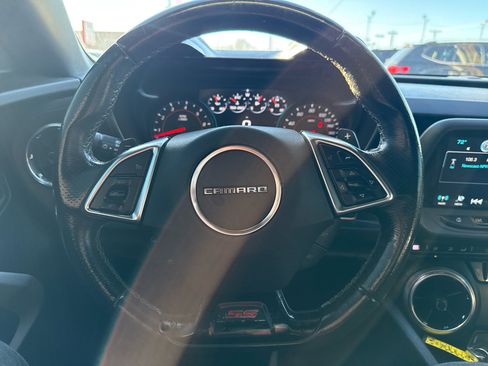 Used 2018 Chevrolet Camaro SS image 14