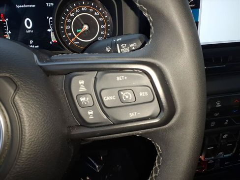 Used 2026 Jeep Gladiator Mojave AWD/4WD image 18