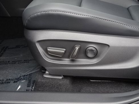 New 2026 Toyota Crown Xle image 7