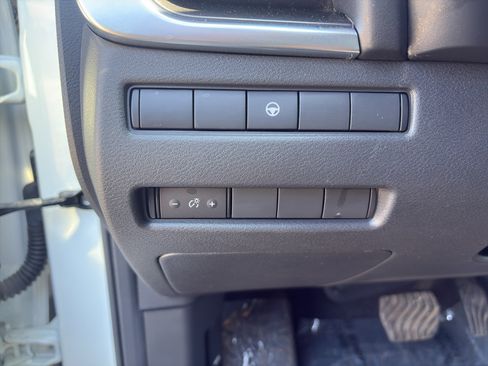 Used 2023 Nissan Rogue SV AWD/4WD image 13