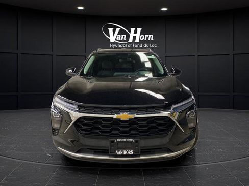 Used 2024 Chevrolet Trax LT w/ Driver Confidence Package FWD image 2