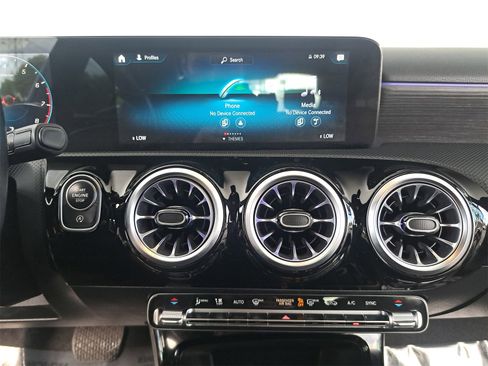 Used 2022 Mercedes-Benz A 220 image 20