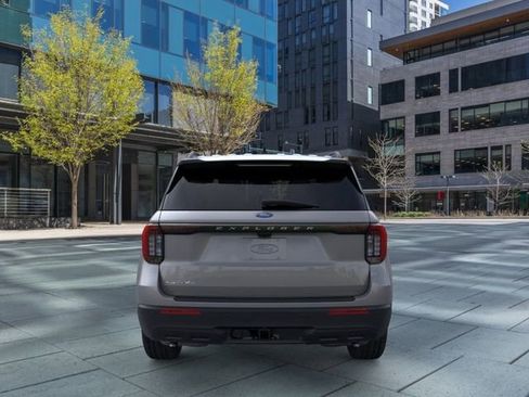 New 2026 Ford Explorer Active image 5