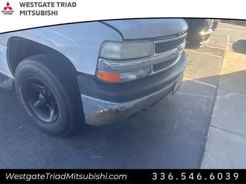 Used 2004 Chevrolet Suburban LS w/ Preferred Equipment Group image 13