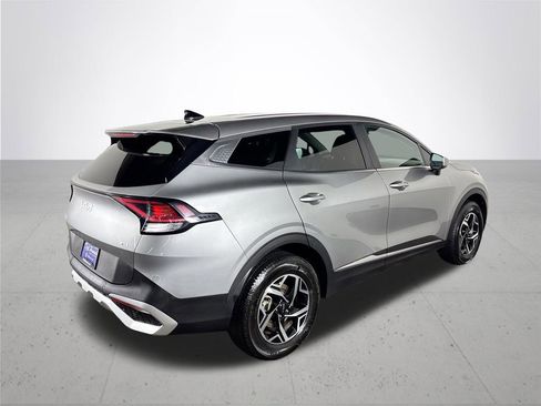 Used 2023 Kia Sportage LX image 6