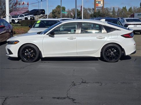 Used 2023 Honda Civic Sport image 7