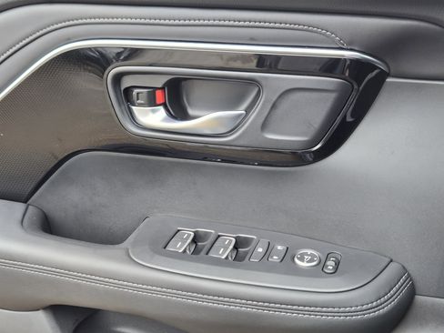 Certified 2025 Acura ADX AWD image 24