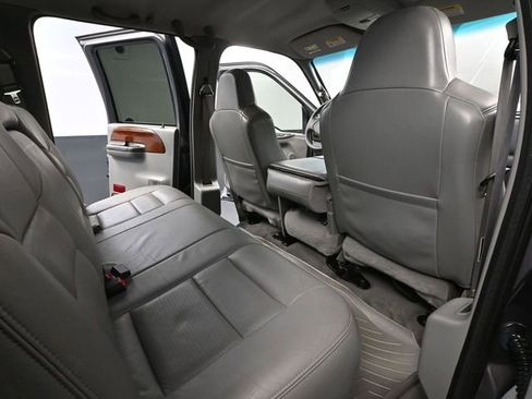 Used 2002 Ford F350 Lariat image 45