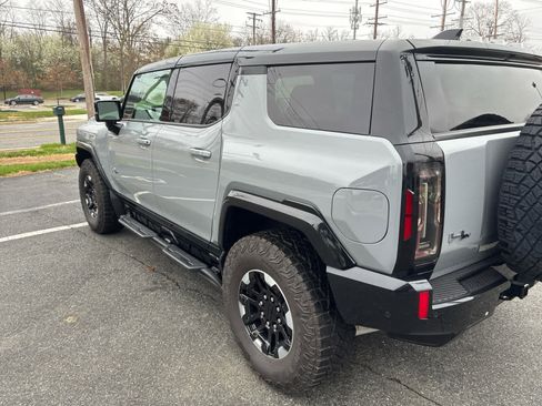 Used 2024 GMC Hummer EV 2X w/ Extreme Off-Road Package AWD/4WD image 5