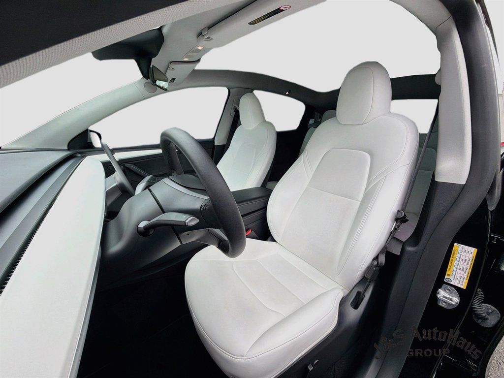 Used 2023 Tesla Model Y Performance AWD/4WD image 11