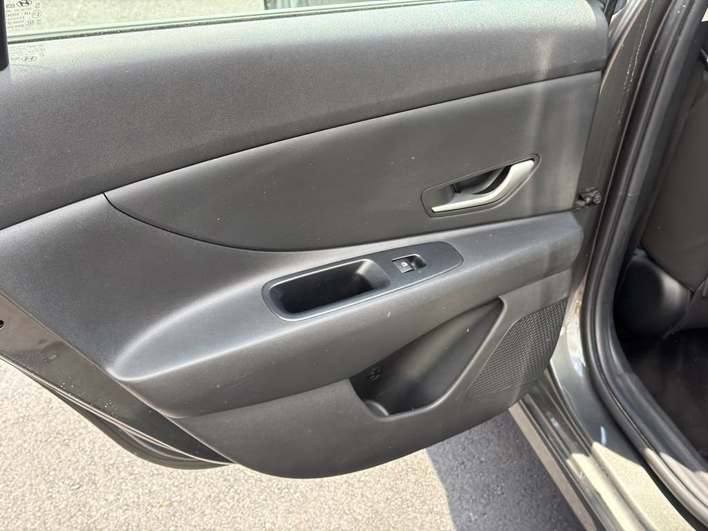 Used 2024 Hyundai Elantra SEL FWD image 21