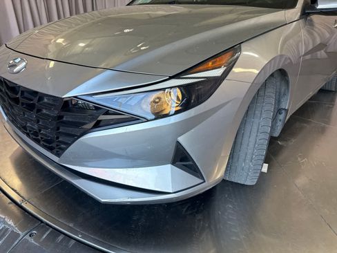 Used 2022 Hyundai Elantra SEL FWD image 9