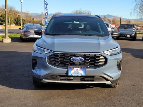 Used 2025 Ford Escape ST-Line w/ Cold Weather Package image 2