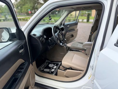 Used 2015 Jeep Patriot Sport w/ Power Value Group FWD image 7