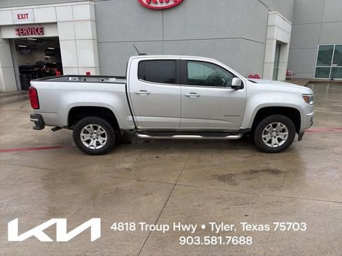 Used 2018 Chevrolet Colorado LT w/ LT Convenience Package RWD image 11