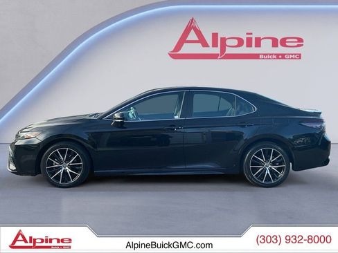 Used 2024 Toyota Camry SE image 2