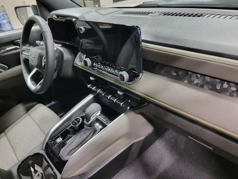 New 2026 Chevrolet Colorado ZR2 AWD/4WD image 16