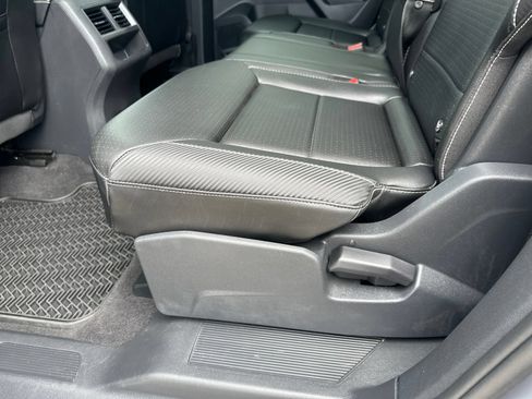 Certified 2022 Volkswagen Atlas Cross Sport SEL R-Line AWD/4WD image 29
