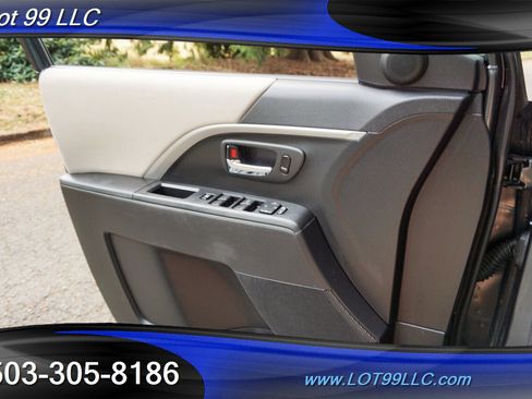 Used 2012 MAZDA MAZDA5 Touring image 21