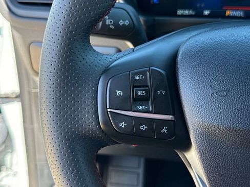 Used 2025 Ford Escape ST-Line image 18