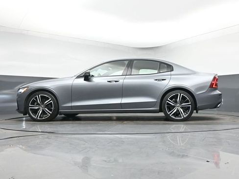 Used 2021 Volvo S60 T5 R-Design image 13