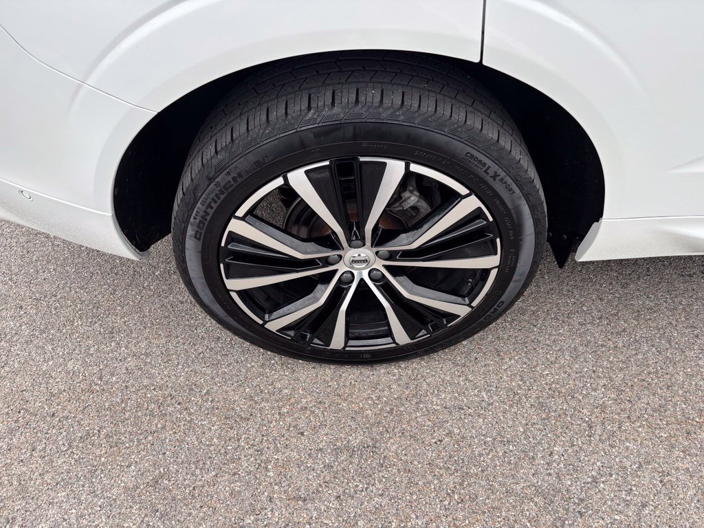 Certified 2024 Volvo XC60 B5 Plus w/ Climate Package AWD/4WD image 33