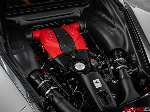 Used 2021 Ferrari F8 Tributo RWD image 21