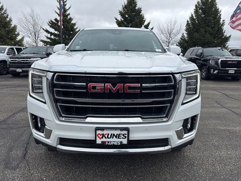 Used 2024 GMC Yukon SLT AWD/4WD image 9