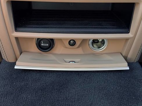 Used 2018 BMW 750i RWD image 31