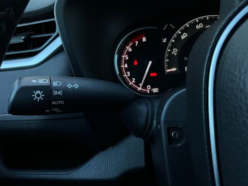 Used 2025 Toyota RAV4 XLE image 36