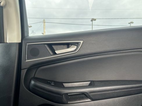 Used 2023 Ford Edge SEL image 32