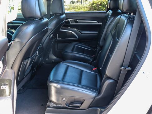 Used 2022 Kia Telluride S FWD image 21