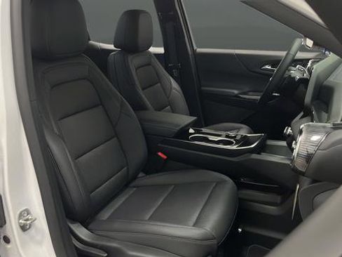 New 2026 Chevrolet Equinox LT w/ Convenience Package II AWD/4WD image 24