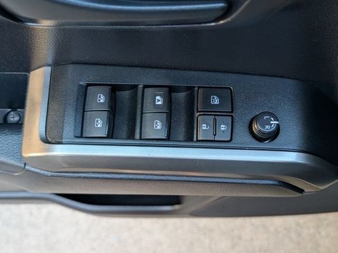 Used 2020 Toyota Tacoma SR5 RWD image 14