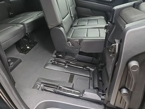 Used 2024 Chevrolet Suburban LT image 83