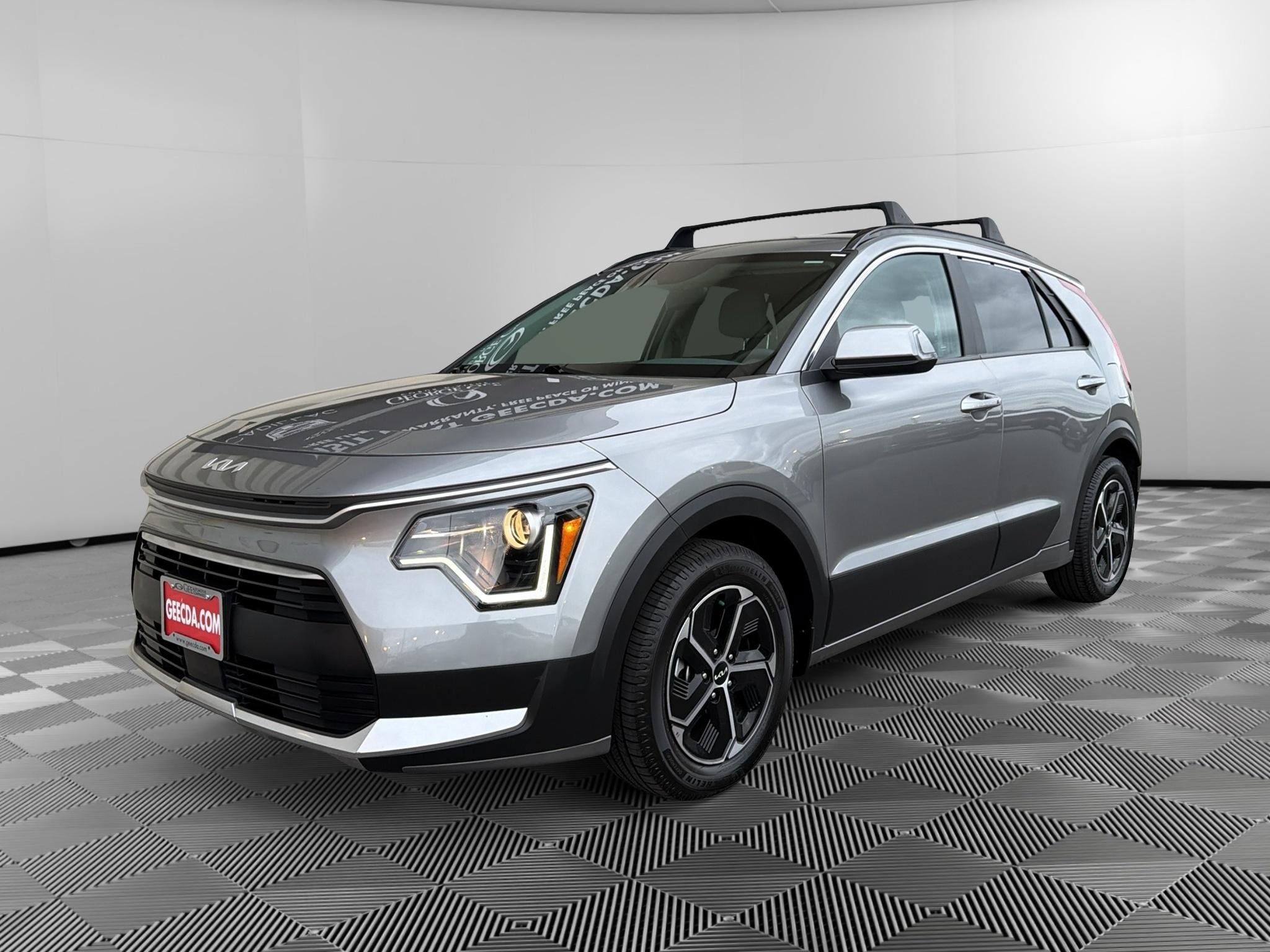 Certified 2024 Kia Niro EX FWD image 1