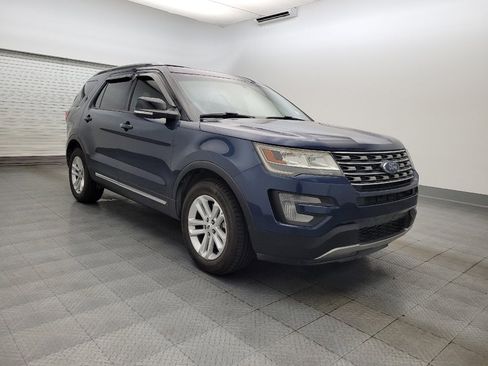 Used 2017 Ford Explorer XLT w/ Equipment Group 201A image 13