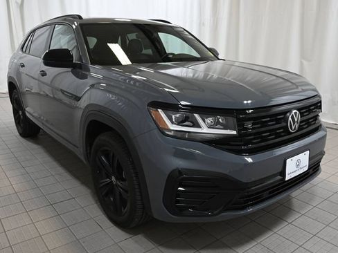 Used 2023 Volkswagen Atlas Cross Sport SEL R-Line AWD/4WD image 16