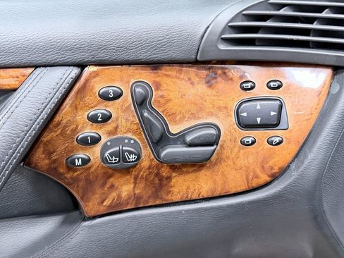 Used 2006 Mercedes-Benz CL 500 image 23