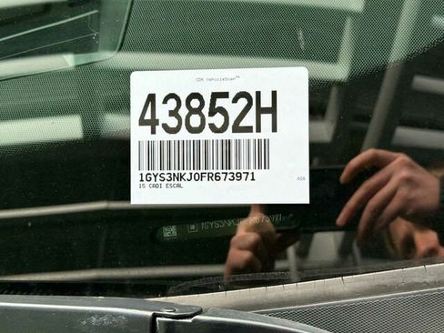 Used 2015 Cadillac Escalade Premium image 4